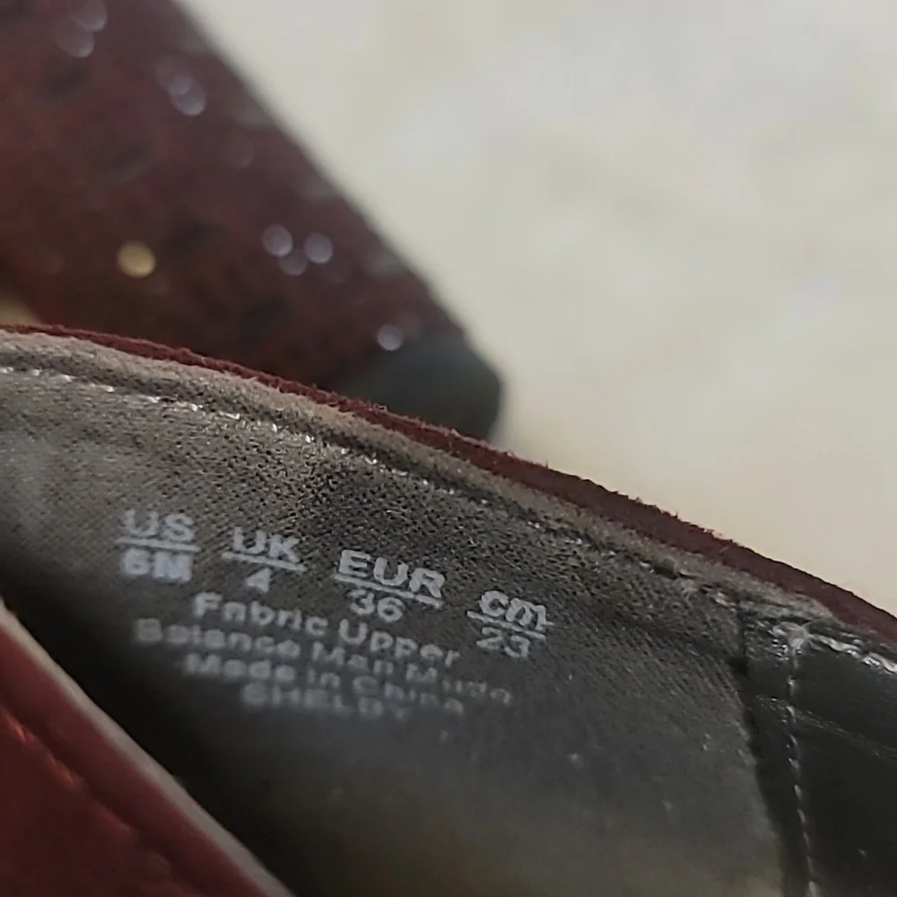 Libby Edelman Deep Burgundy Heels - Picture 8 of 8